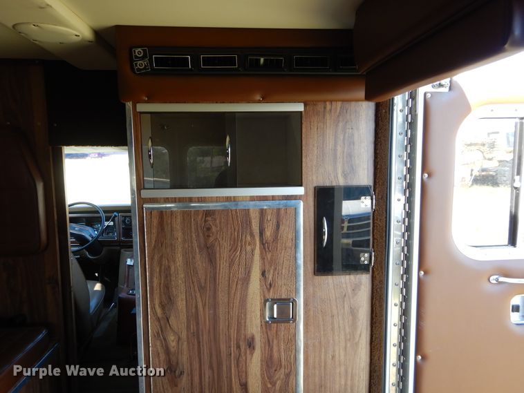 image for item FK9782 1986 Ford Econoline E350 ambulance