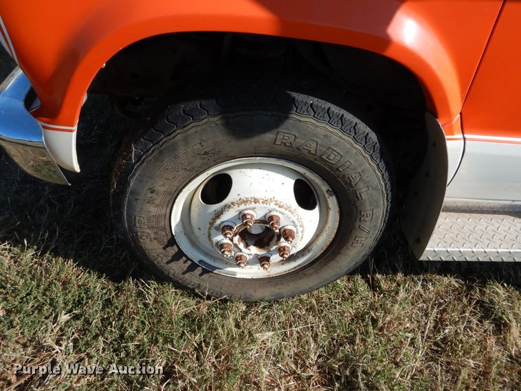 image for item FK9782 1986 Ford Econoline E350 ambulance