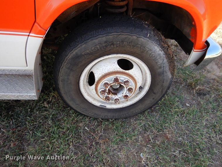 image for item FK9782 1986 Ford Econoline E350 ambulance