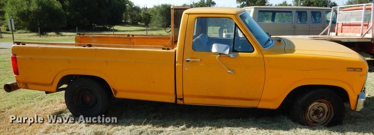 image for item FK9783 1982 Ford F150 pickup truck