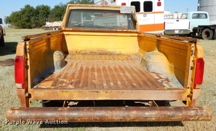 image for item FK9783 1982 Ford F150 pickup truck