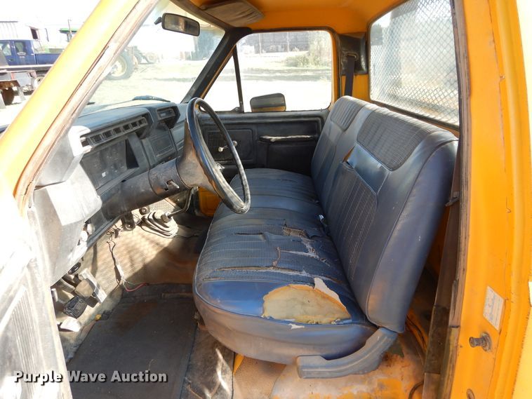 image for item FK9783 1982 Ford F150 pickup truck