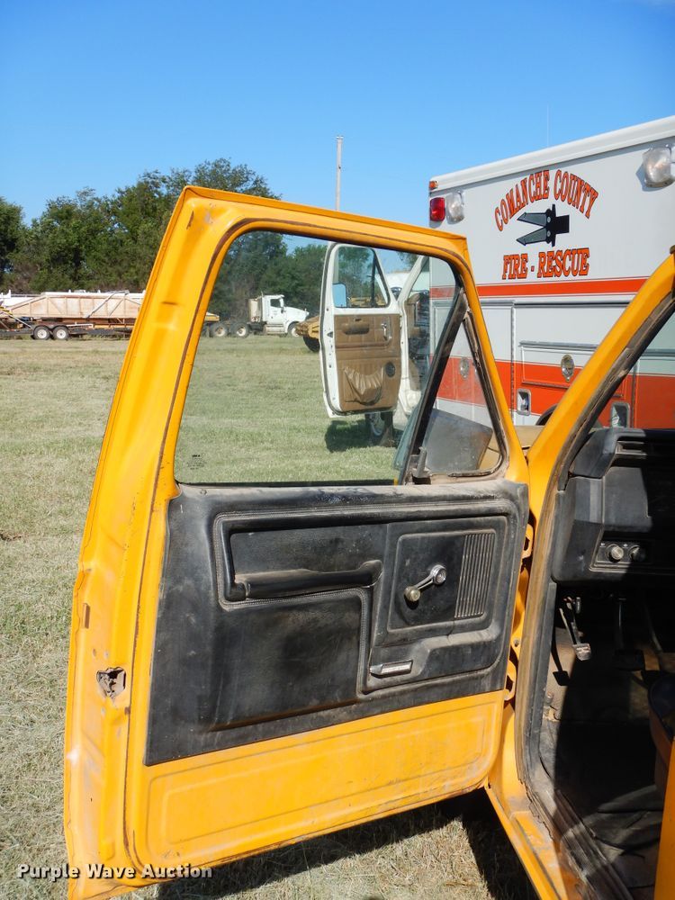 image for item FK9783 1982 Ford F150 pickup truck