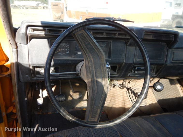 image for item FK9783 1982 Ford F150 pickup truck