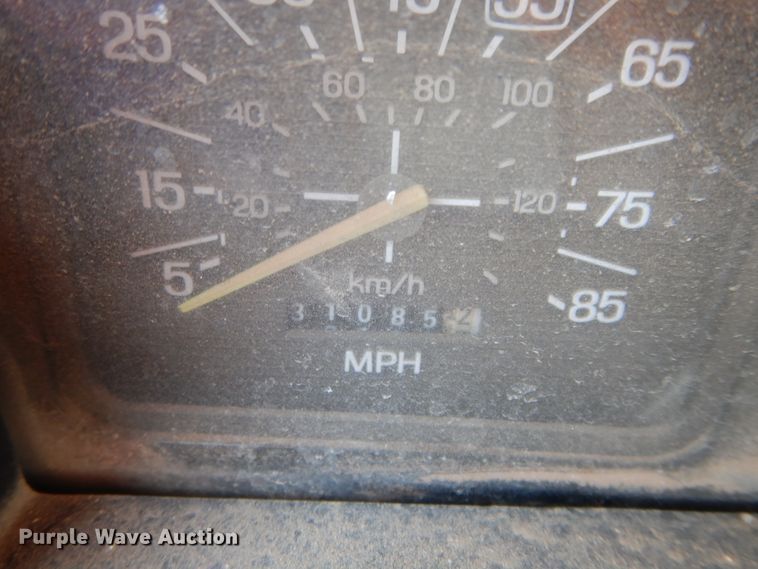 image for item FK9783 1982 Ford F150 pickup truck