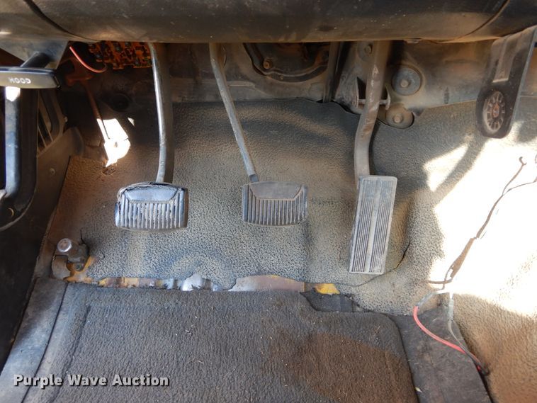 image for item FK9783 1982 Ford F150 pickup truck