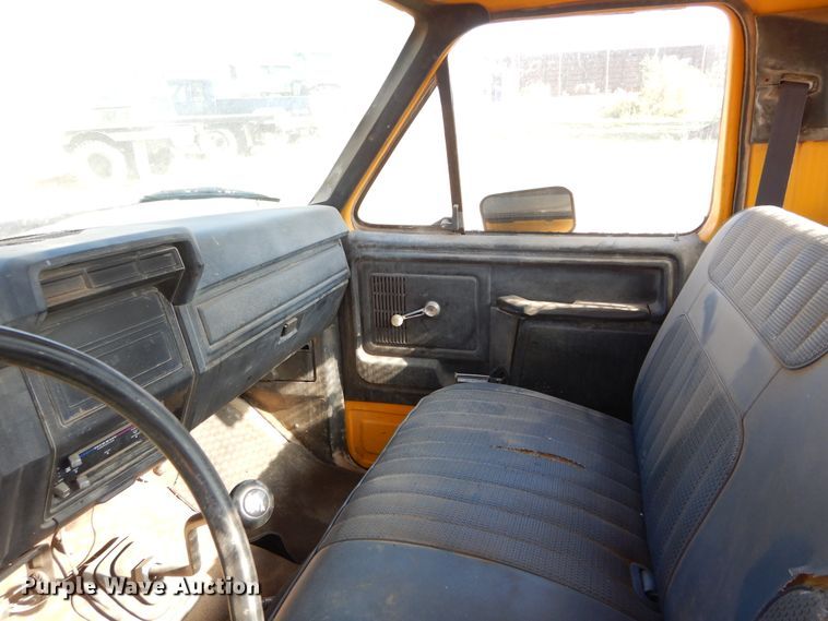 image for item FK9783 1982 Ford F150 pickup truck