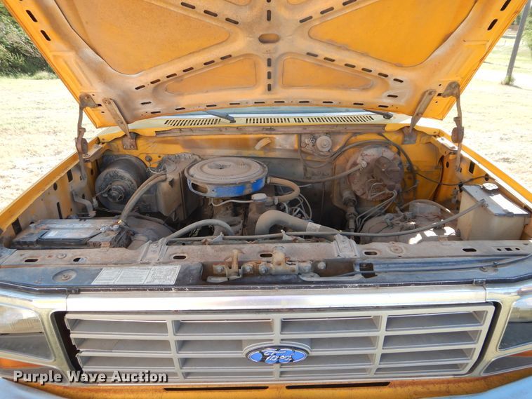 image for item FK9783 1982 Ford F150 pickup truck