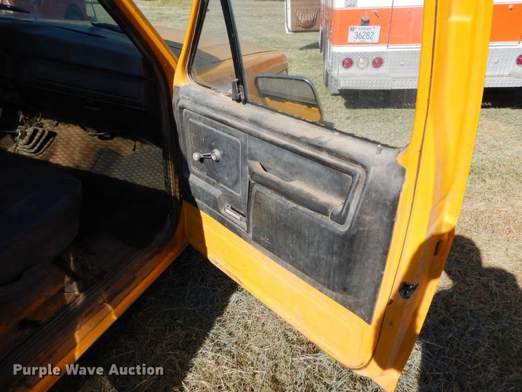 image for item FK9783 1982 Ford F150 pickup truck