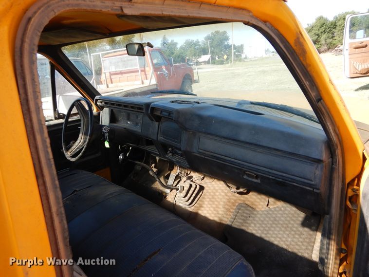 image for item FK9783 1982 Ford F150 pickup truck