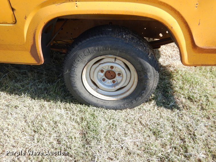 image for item FK9783 1982 Ford F150 pickup truck