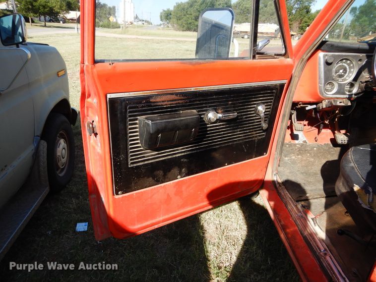 image for item FK9784 1971 Chevrolet Custom 20 flatbed pickup truck