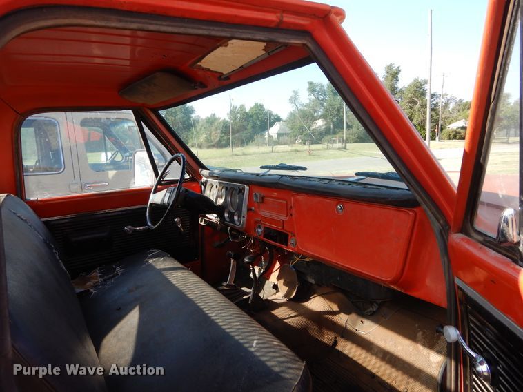 image for item FK9784 1971 Chevrolet Custom 20 flatbed pickup truck