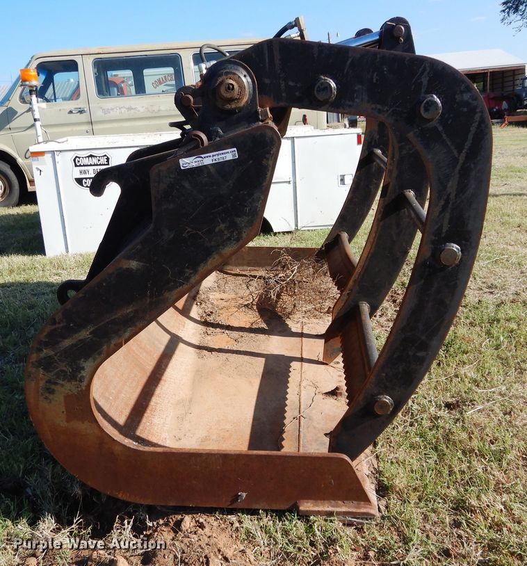 image for item FK9787 93"W loader grapple bucket