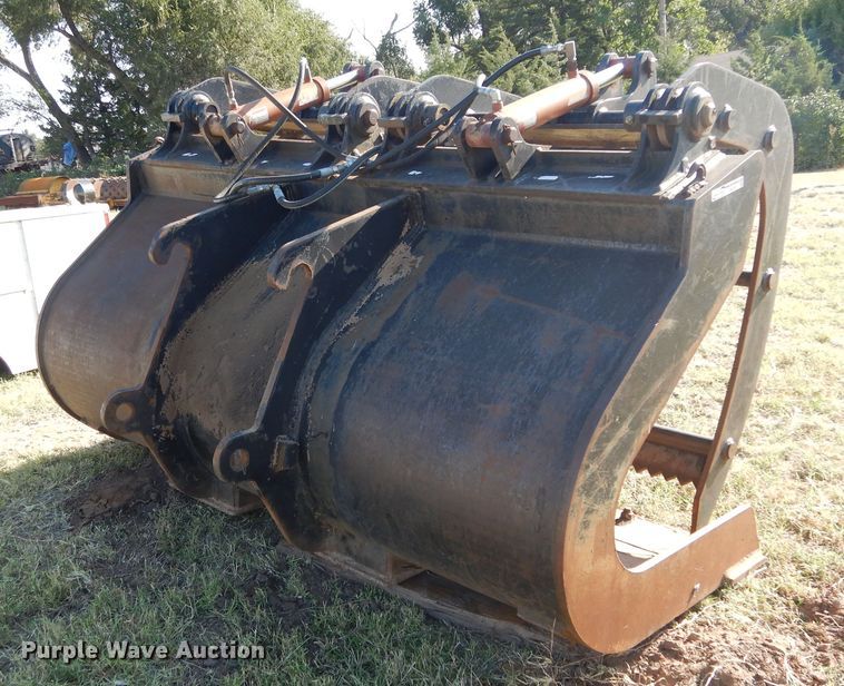 image for item FK9787 93"W loader grapple bucket