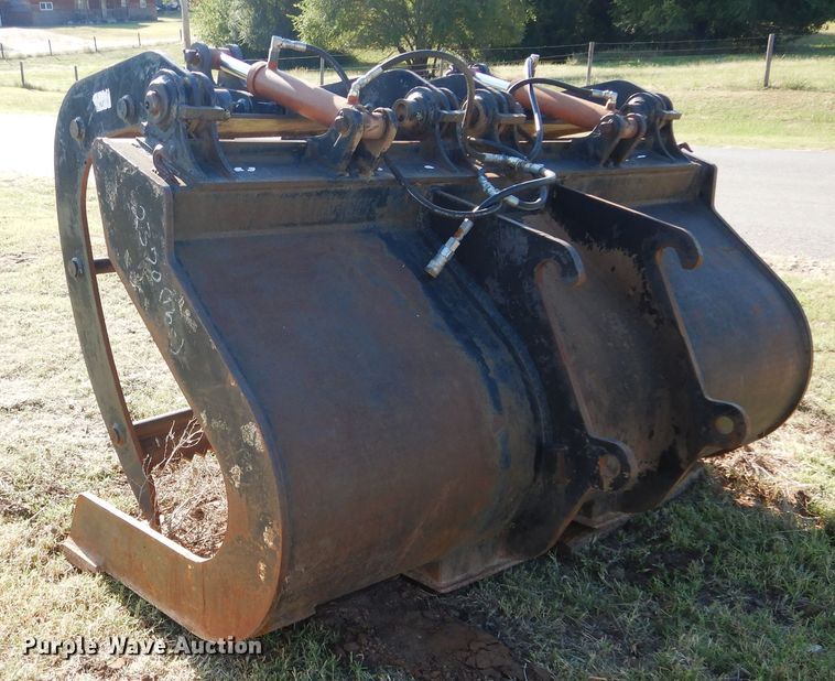 image for item FK9787 93"W loader grapple bucket