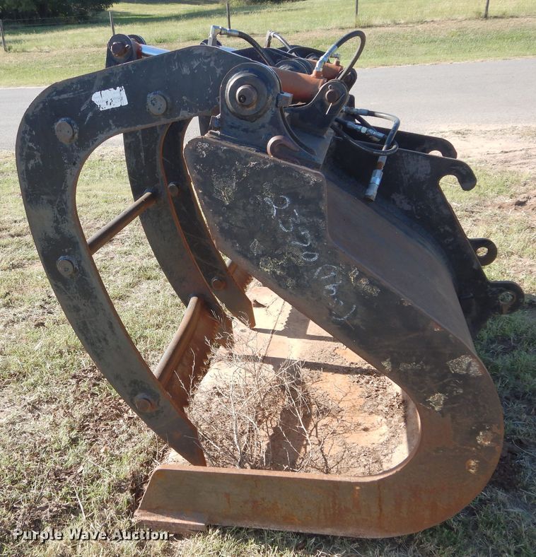 image for item FK9787 93"W loader grapple bucket