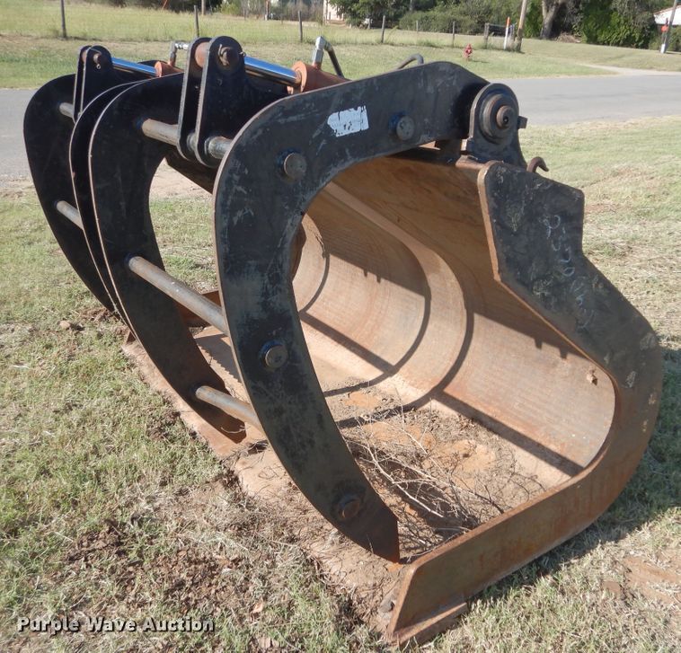 image for item FK9787 93"W loader grapple bucket