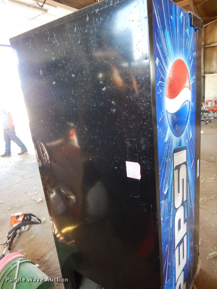 image for item FK9788 Pepsi vending machine