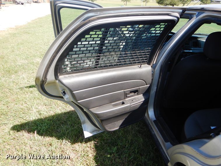 image for item FK9792 2007 Ford Crown Victoria Police Interceptor