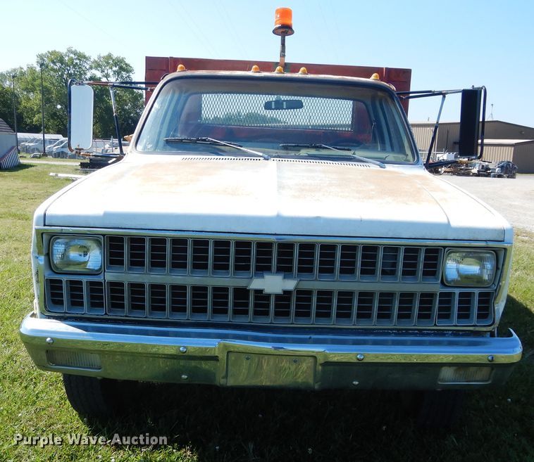 image for item FK9793 1982 Chevrolet Custom Deluxe 20 dump flatbed pickup truck