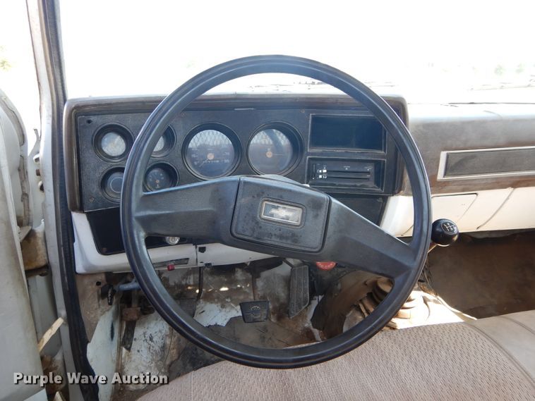 image for item FK9793 1982 Chevrolet Custom Deluxe 20 dump flatbed pickup truck