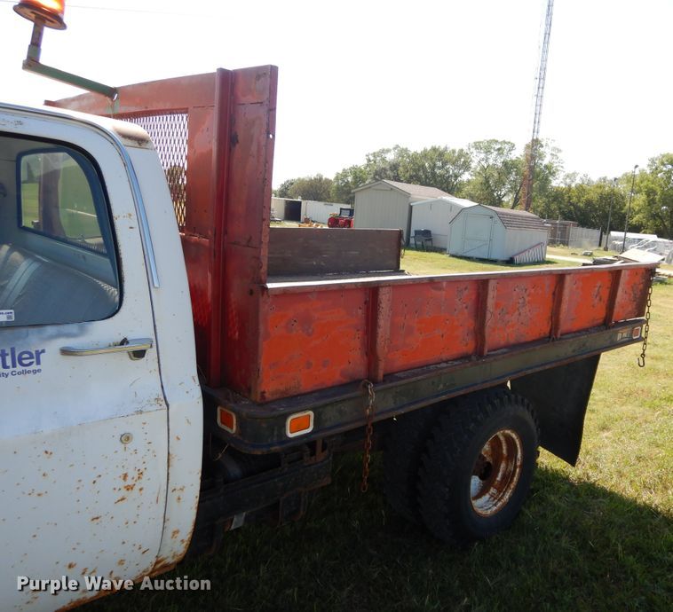 image for item FK9793 1982 Chevrolet Custom Deluxe 20 dump flatbed pickup truck