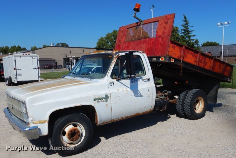 image for item FK9793 1982 Chevrolet Custom Deluxe 20 dump flatbed pickup truck