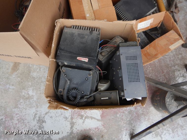 image for item FK9827 Radios and accessories