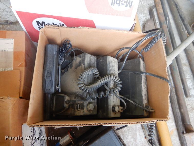 image for item FK9827 Radios and accessories