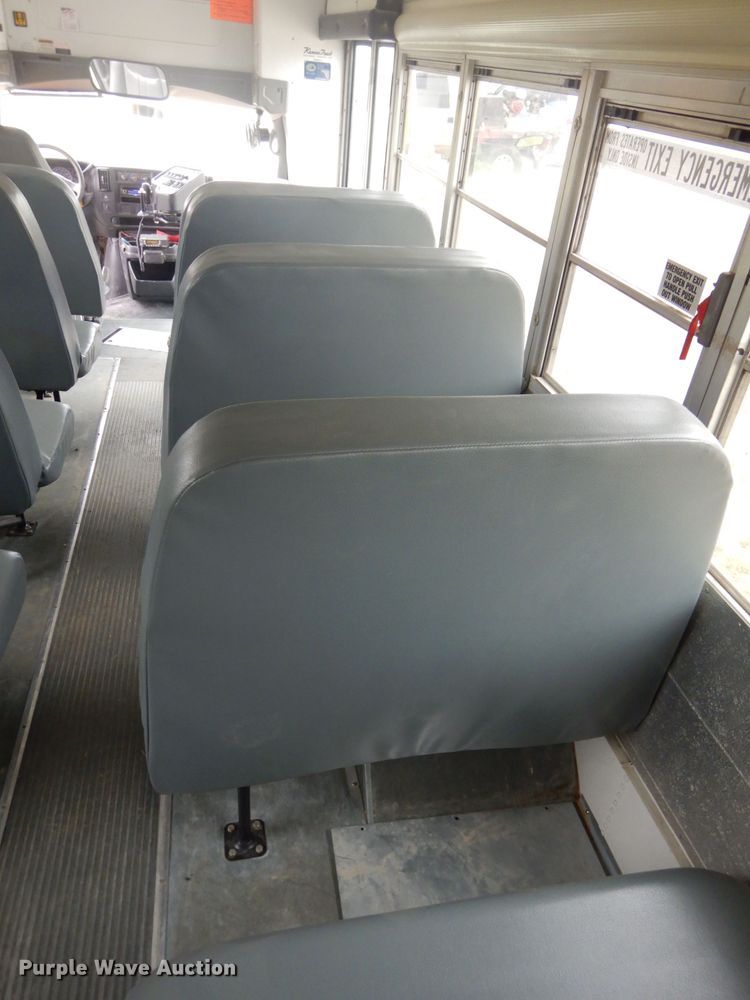 image for item FK9829 2007 Chevrolet Express 3500 school bus