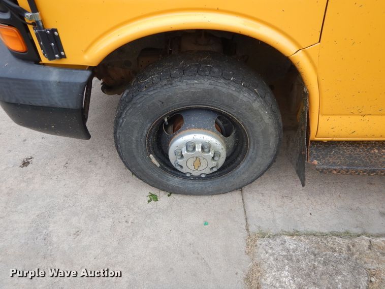 image for item FK9829 2007 Chevrolet Express 3500 school bus