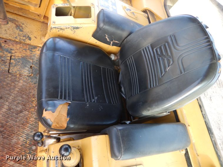 image for item FU9506 1987 Fiat-Allis 14C dozer