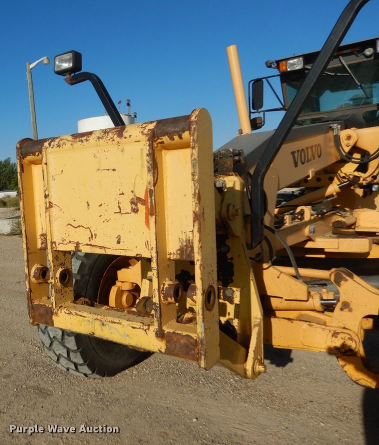 image for item FU9536 2002 Volvo G730 VHP motor grader