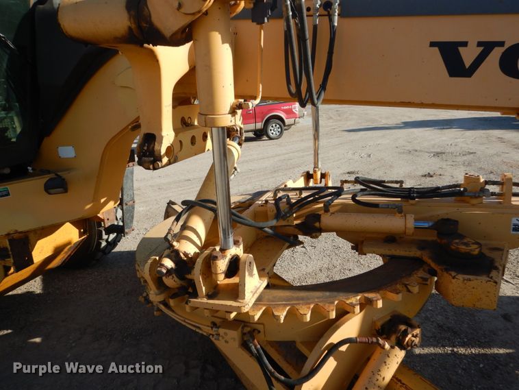 image for item FU9536 2002 Volvo G730 VHP motor grader