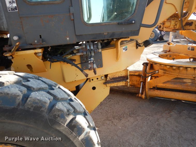 image for item FU9536 2002 Volvo G730 VHP motor grader