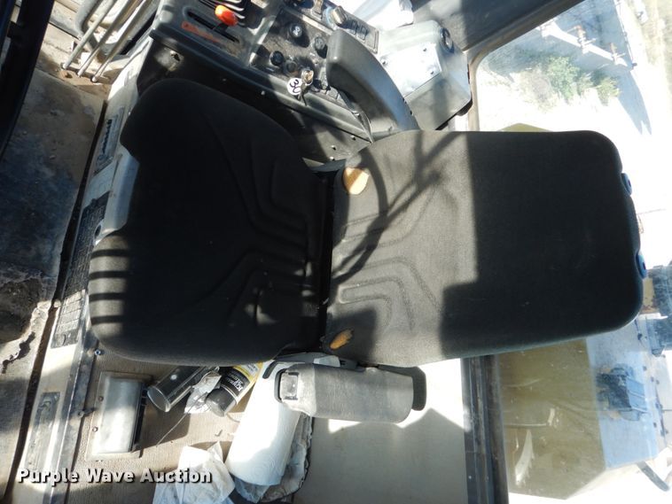 image for item FU9536 2002 Volvo G730 VHP motor grader