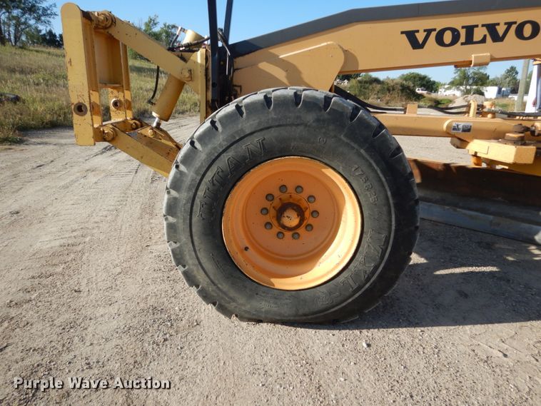 image for item FU9536 2002 Volvo G730 VHP motor grader