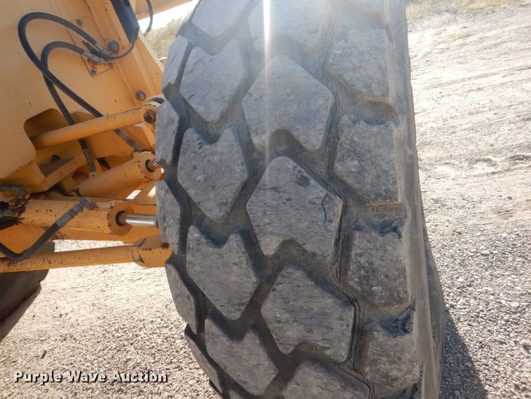 image for item FU9536 2002 Volvo G730 VHP motor grader