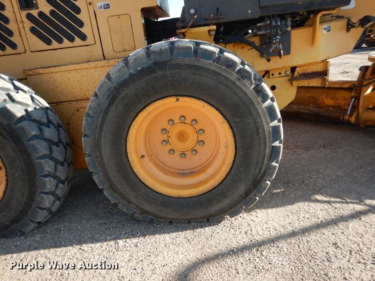 image for item FU9536 2002 Volvo G730 VHP motor grader