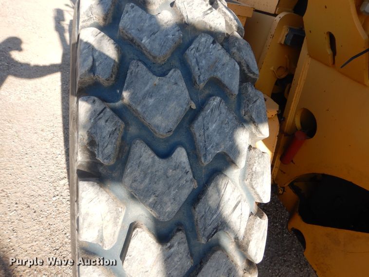 image for item FU9536 2002 Volvo G730 VHP motor grader