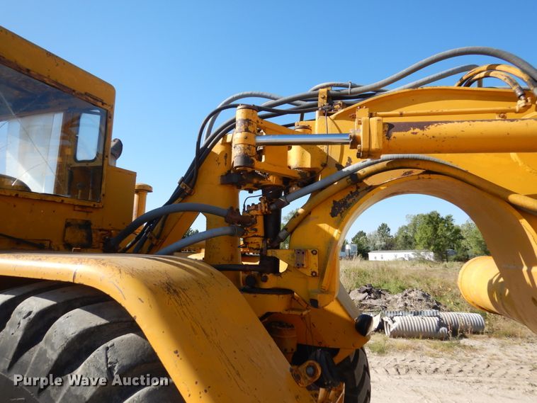 image for item FU9537 Caterpillar 619 elevating scraper