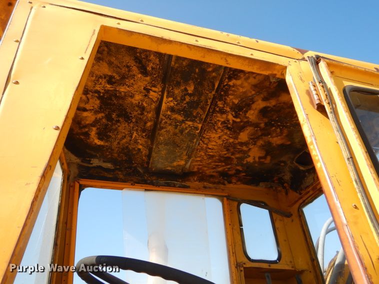 image for item FU9537 Caterpillar 619 elevating scraper