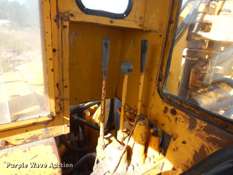 image for item FU9537 Caterpillar 619 elevating scraper