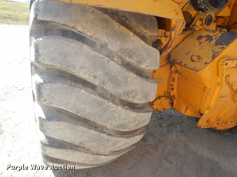 image for item FU9537 Caterpillar 619 elevating scraper