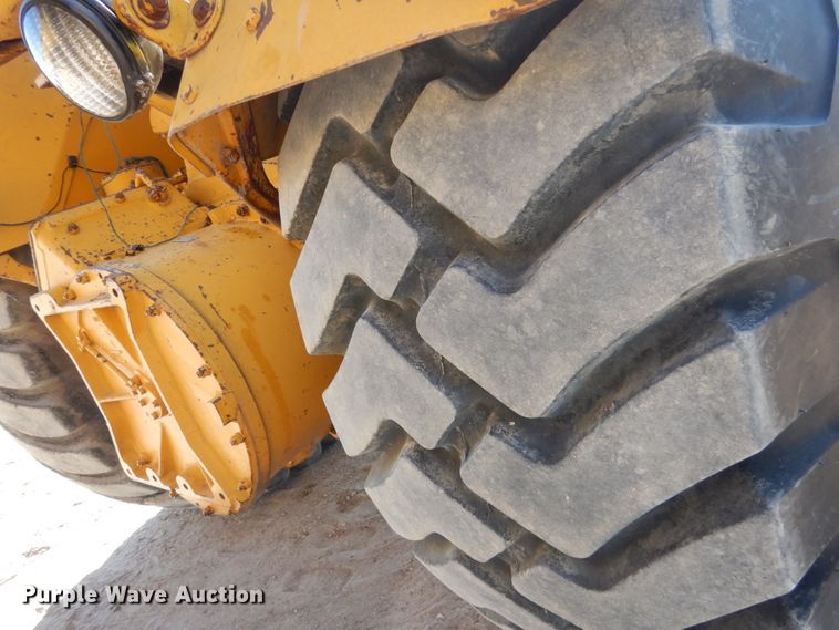 image for item FU9537 Caterpillar 619 elevating scraper