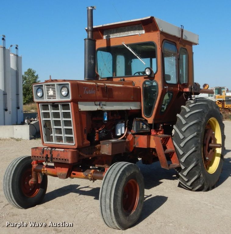 image for item FU9539 International 1066 tractor