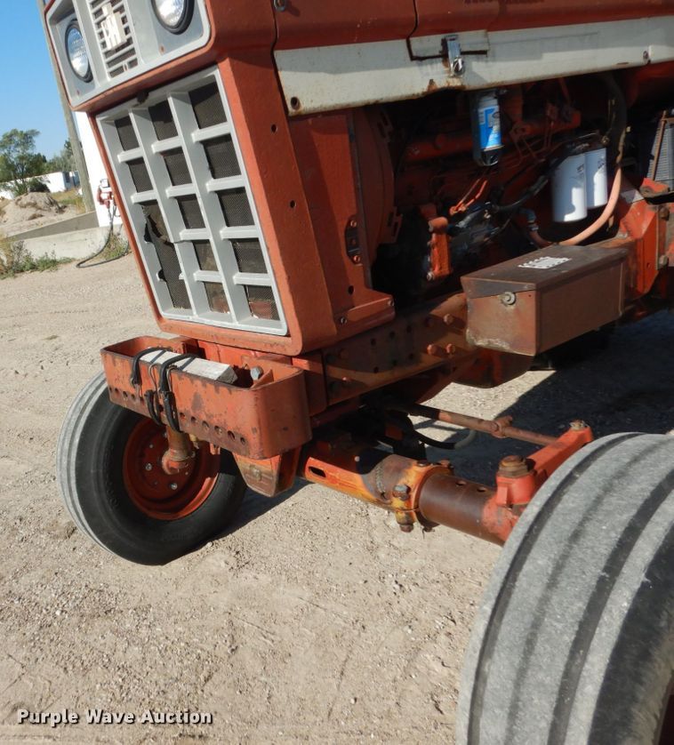 image for item FU9539 International 1066 tractor