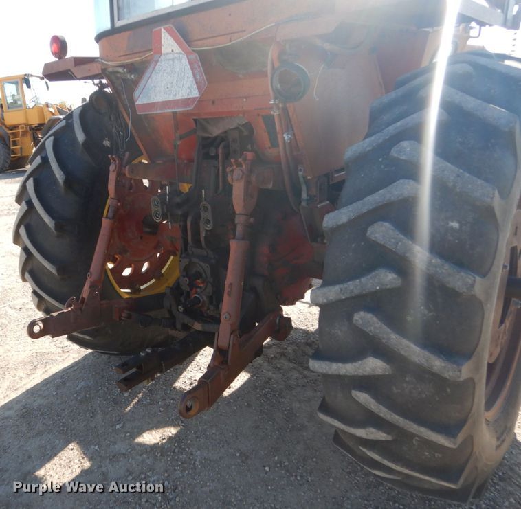 image for item FU9539 International 1066 tractor