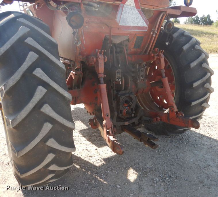 image for item FU9539 International 1066 tractor